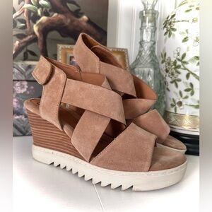Sofft Uxley platform wedge sandal in desert suede